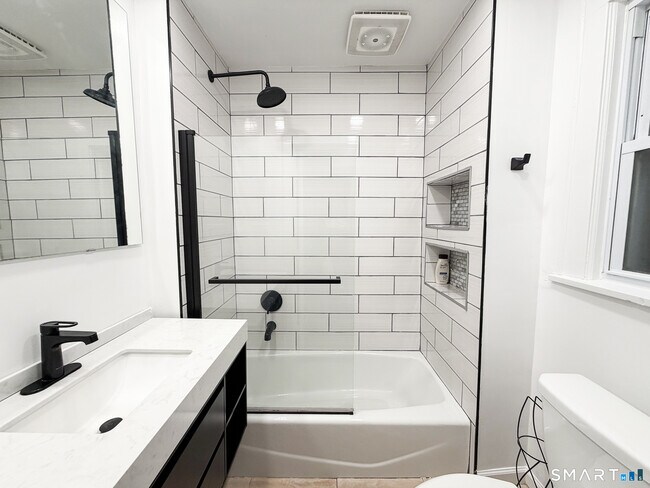 Foto del edificio - 23 Wiklund Ave