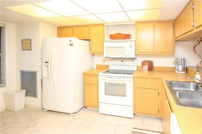 Building Photo - 4620 NE Sandpebble Trce