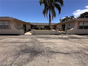 Building Photo - 4920 Vincennes Ct