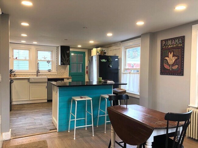 Foto del edificio - 34 Bacheller St