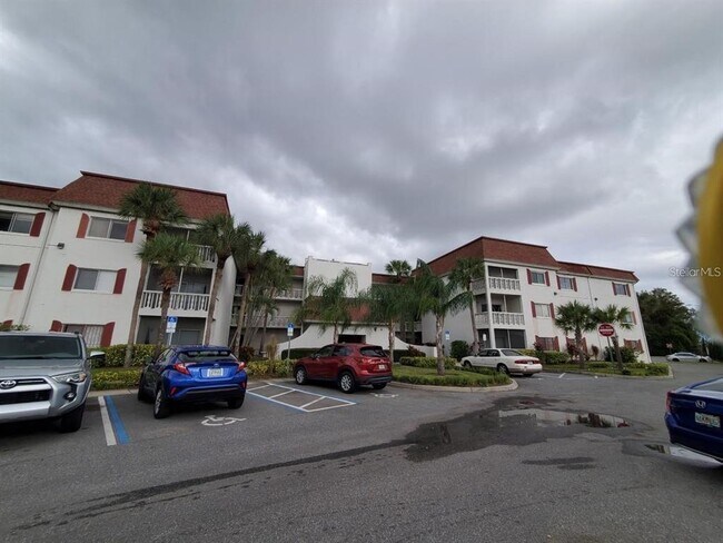 Foto del edificio - 2225 Holden Ave