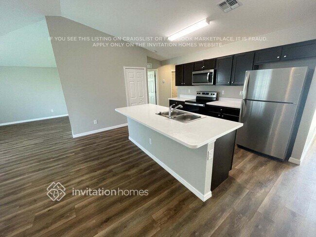 Building Photo - 16103 Alcira Cir