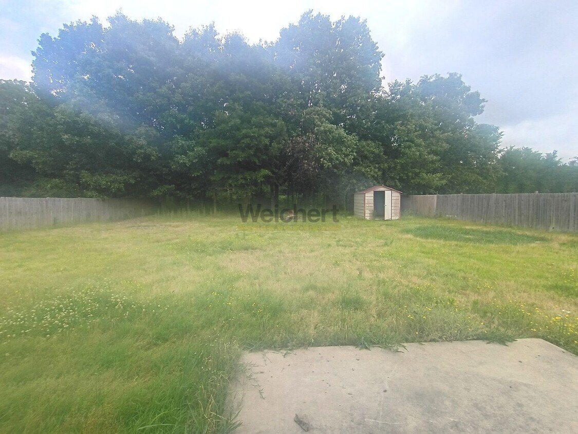 Building Photo - 3bed/2bath house with garage
