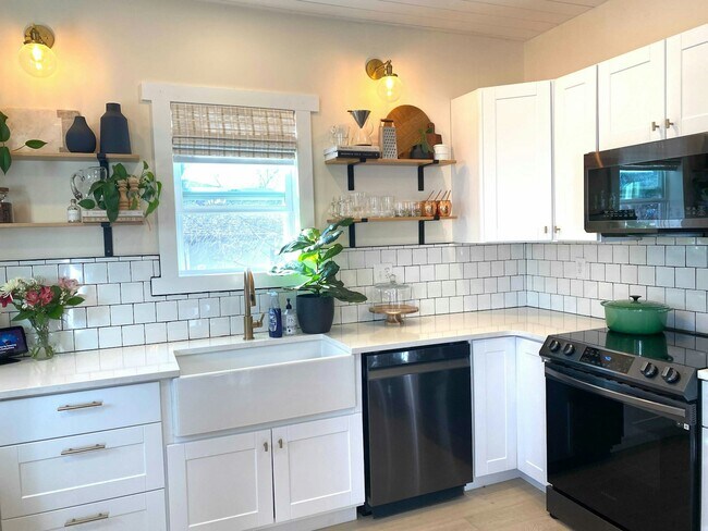 Photo - 833 E Kiowa St Townhome