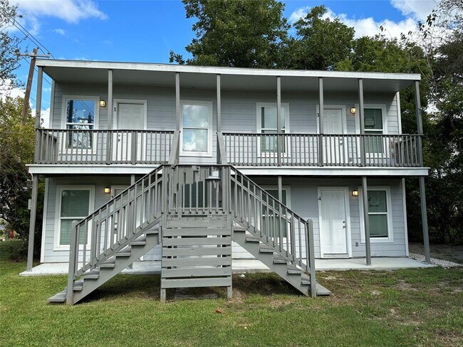 Building Photo - 819 Oak St