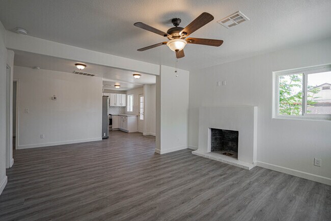 Building Photo - 2646 E WILLETTA ST, PHOENIX AZ