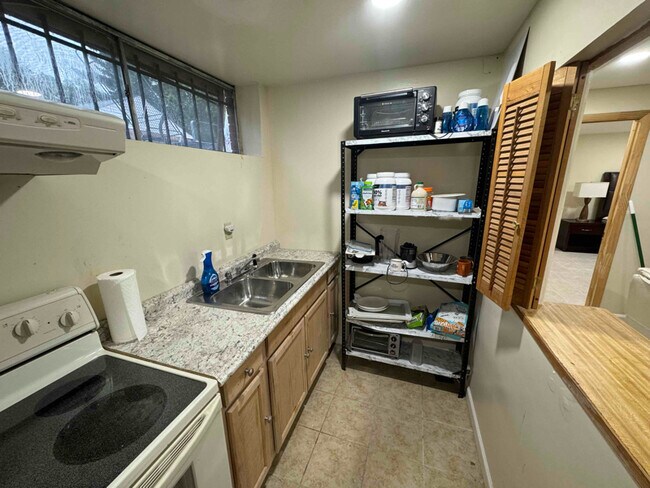 Foto del edificio - 8304 Adelphi Rd