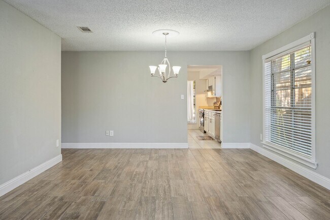 Foto del edificio - 25534 Sugar Valley Ln