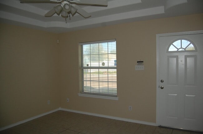 Building Photo - 3222 Monclova Dr