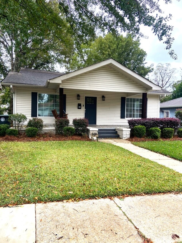 Foto principal - 529 10th Ave S