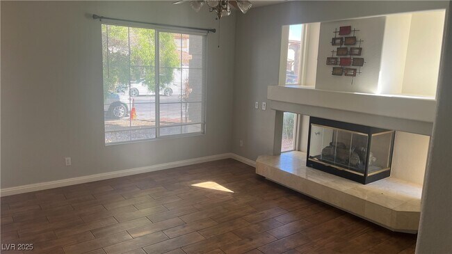 Foto del edificio - 537 Fiddlehead Ave