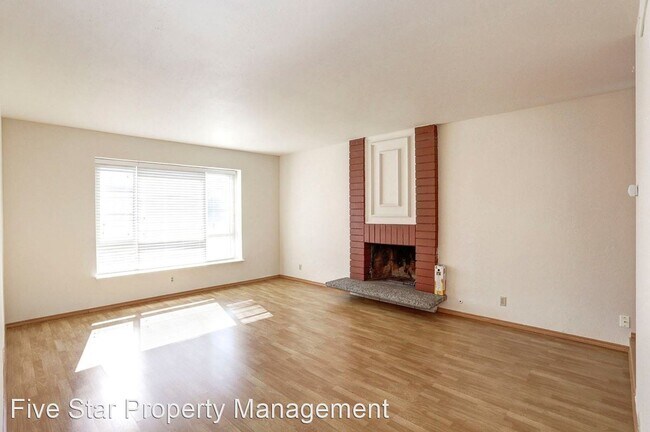 Foto del edificio - 6 br, 3 bath House - 940 Laguna Circle