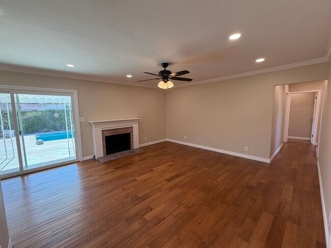 Building Photo - Beautiful 4-Bedroom Home in the Heart of Covina!
