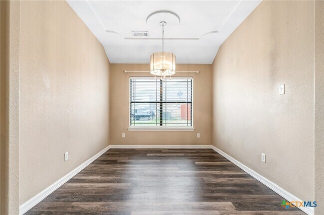 Building Photo - 2509 Isabelle Dr