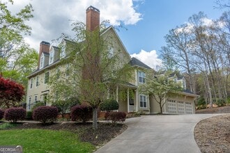 Building Photo - 2925 Orchard Dr