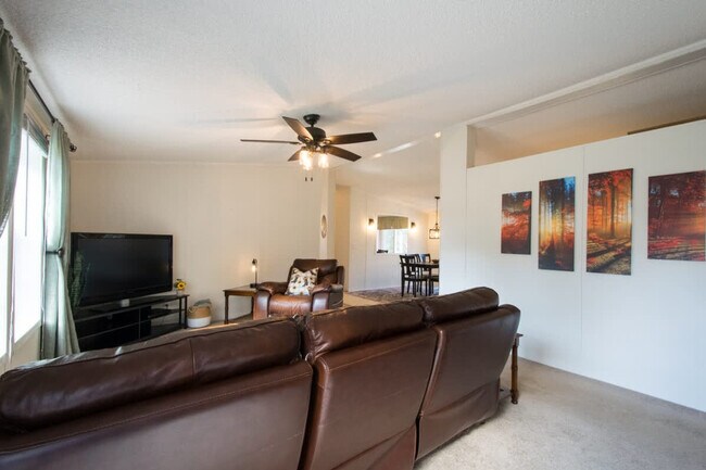 Building Photo - 224 Prestwood Ln