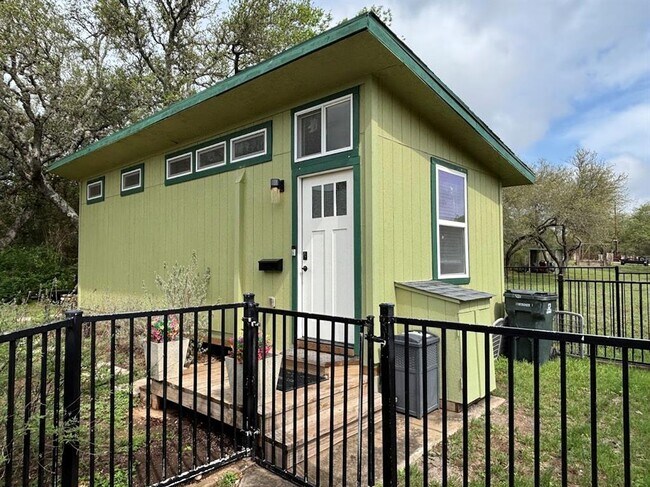 Foto del edificio - 1002 Spanish Oak Trail