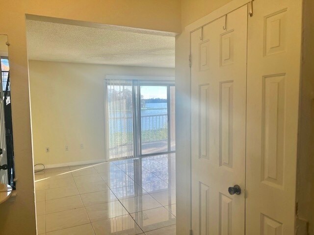 Foto del edificio - 4002 Versailles Dr