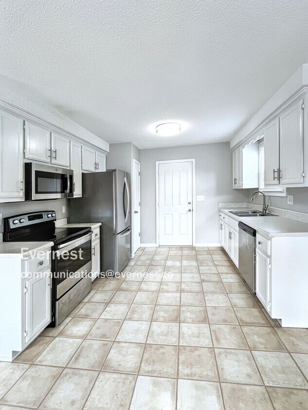 Foto principal - 3653 Aurora Dr
