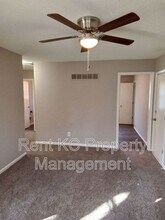 Building Photo - 5703 NE 51st St
