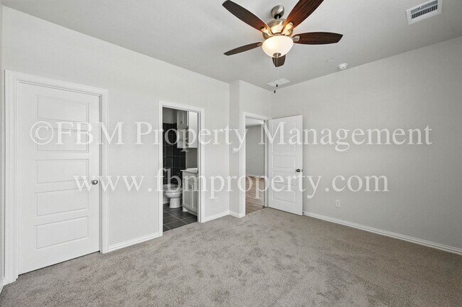 Foto del edificio - 2909 Dena Dr - Brand New 3 Bedroom, 2.5 Ba...