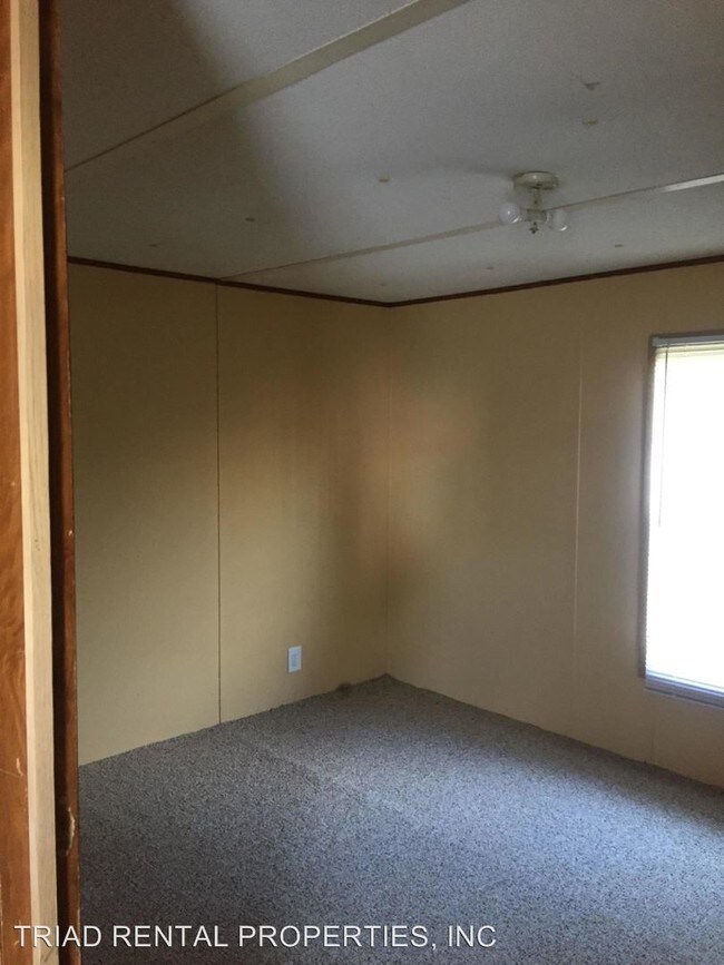 Building Photo - 4697 Roundleaf Rd