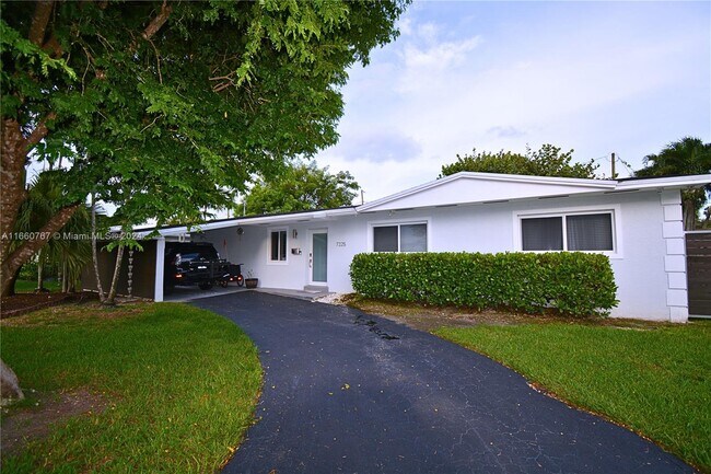 Foto del edificio - 7225 SW 100th Ave
