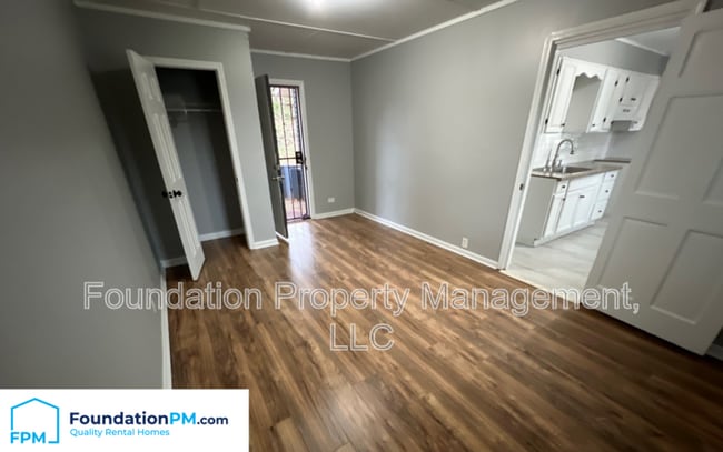 Building Photo - 2358 Millbrook Ave