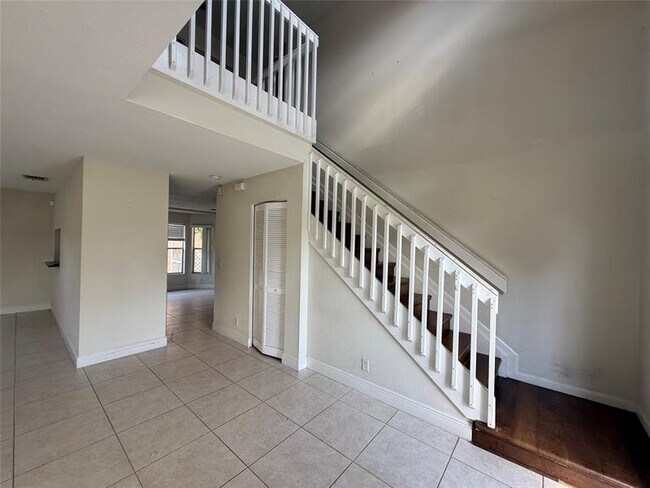 Foto del edificio - 10646 Lake Oak Way