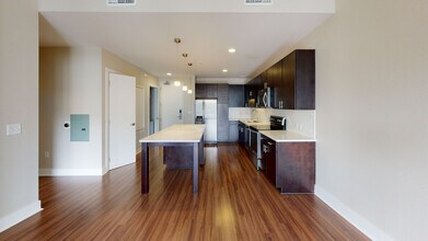 Interior Photo - Channel Mission Bay