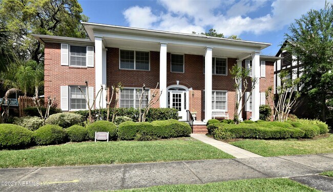 Foto del edificio - 1809 Willow Branch Terrace