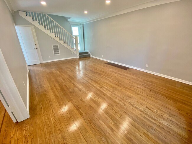 Foto del edificio - 449 N Sycamore Ave