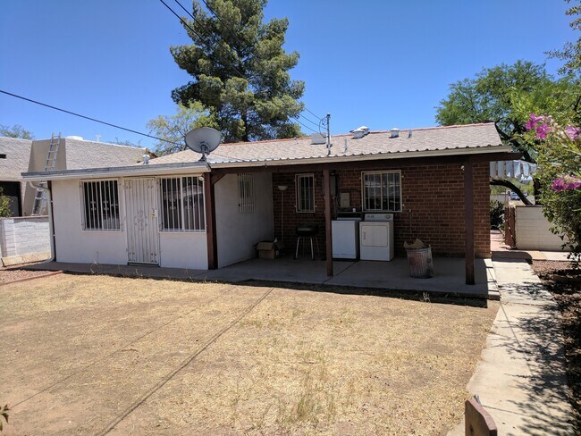 Foto del edificio - 2 Bedroom and 1 Bath Rental