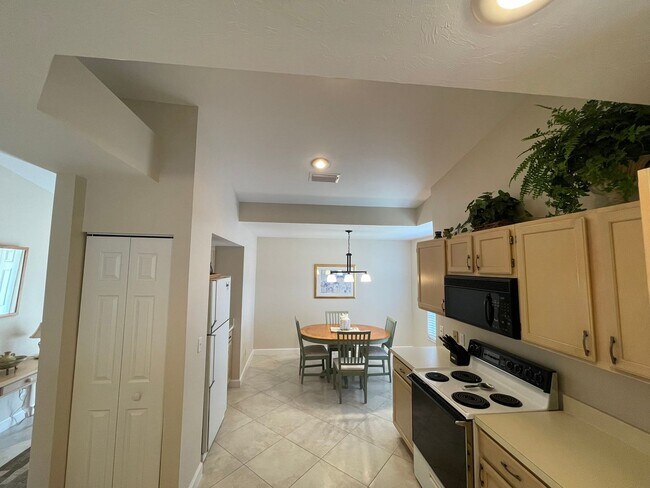 Foto del edificio - 440 Wiggins Lake Ct