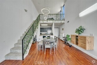 Building Photo - 625 S Berendo St