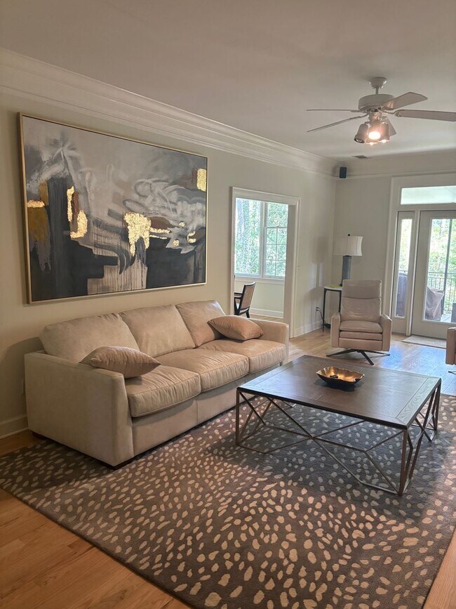 Foto del edificio - Furnished 6 Month Rental