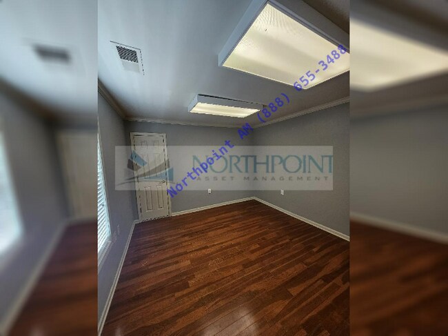 Foto del edificio - 125 Howard Ln