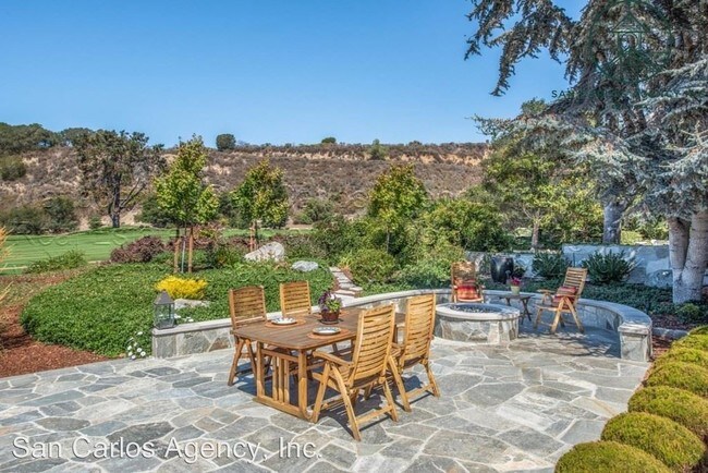 Foto del edificio - 3 br, 3.5 bath House - 8069 Lake Place