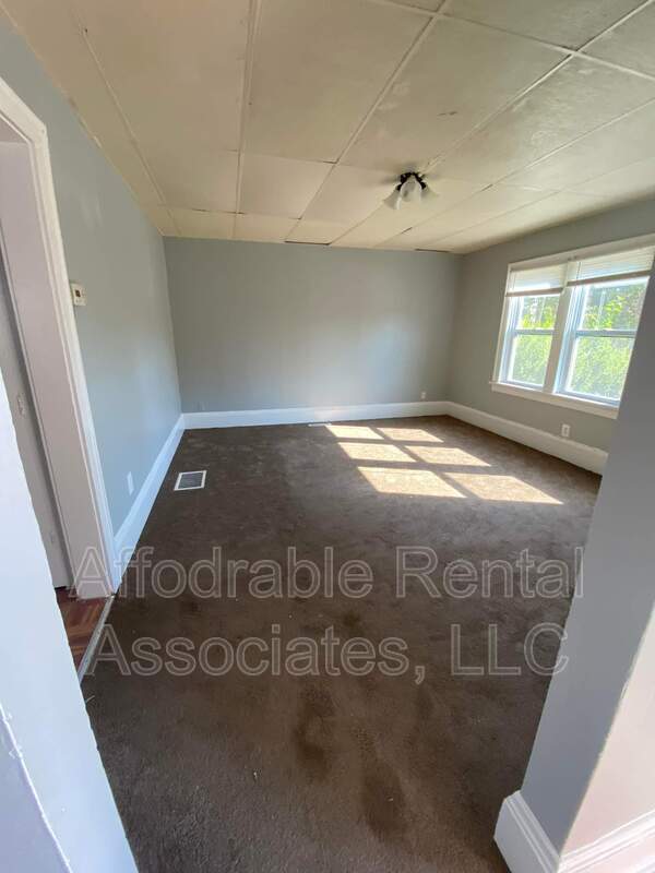 Building Photo - 1569 S 10th St