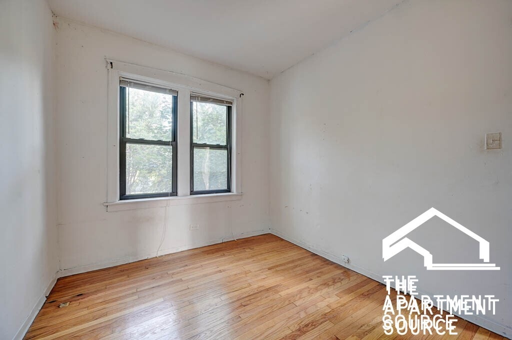 Building Photo - 2921 W McLean Ave