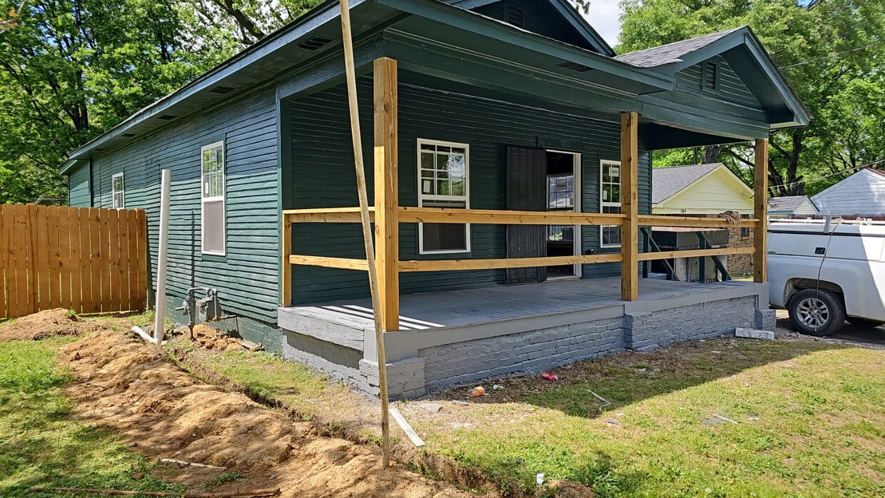 Building Photo - 771 Josephine St