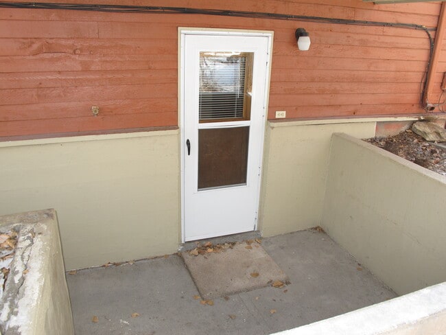 Building Photo - 208 Park Dr