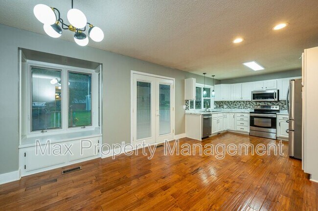Foto del edificio - 9408 Horton Ave