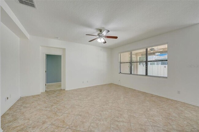 Foto del edificio - 11710 Albatross Ln