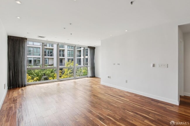 Building Photo - 255 Berry St