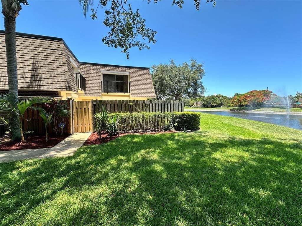 Primary Photo - 2903 SW 22nd Cir