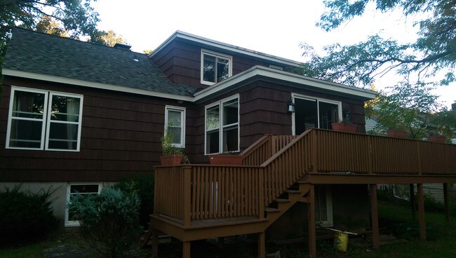 Huge Deck - 508 Nottingham Rd
