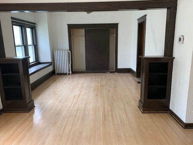 Building Photo - 1384 Lafond Ave