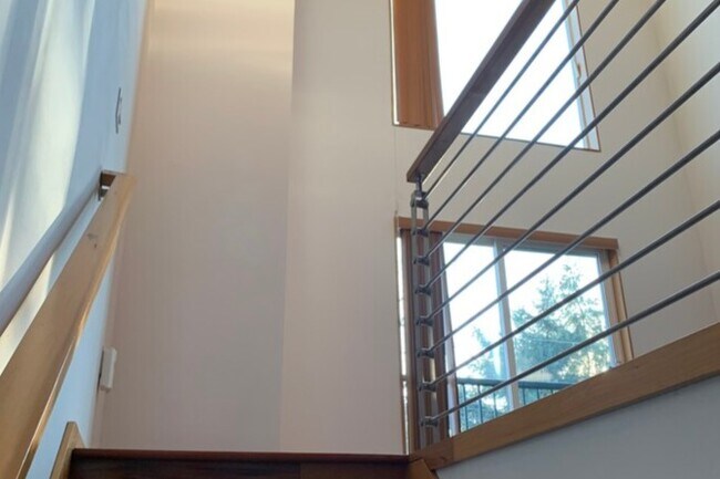 Escaleras de planta baja - West Seattle Townhouse
