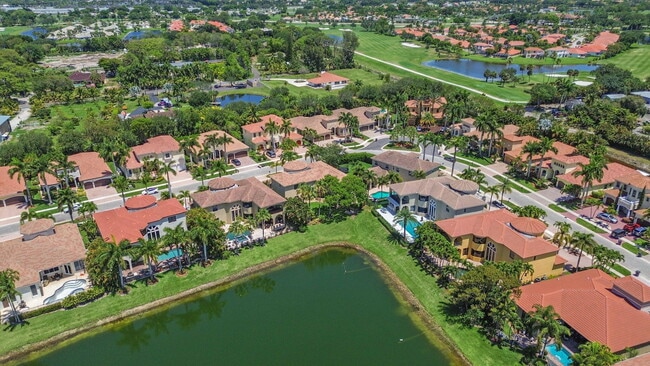 Building Photo - 8703 Club Estates Way
